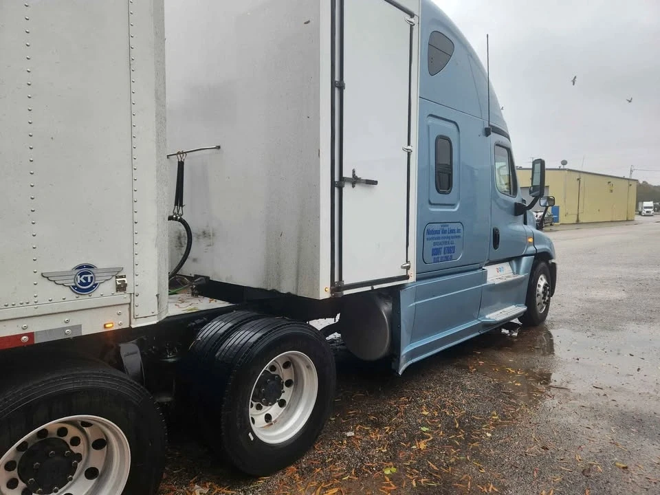 2013 Freightliner - Image 7 of 11