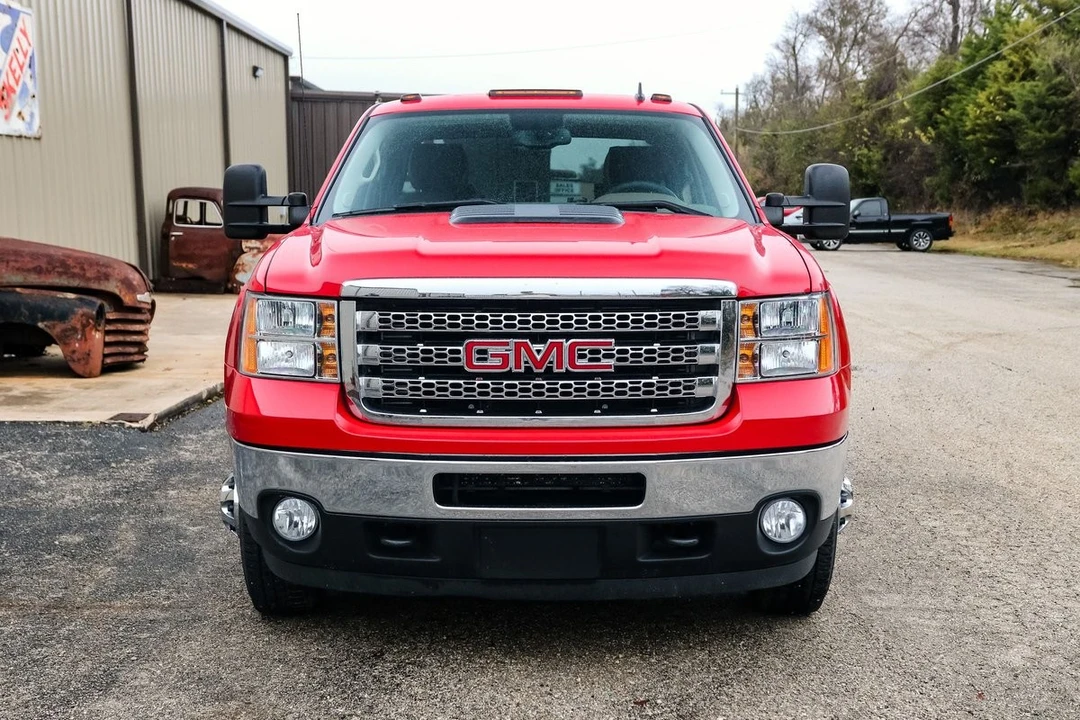 2013 GMC Sierra Heavy Duty 3rd Gen - Image 2 of 23