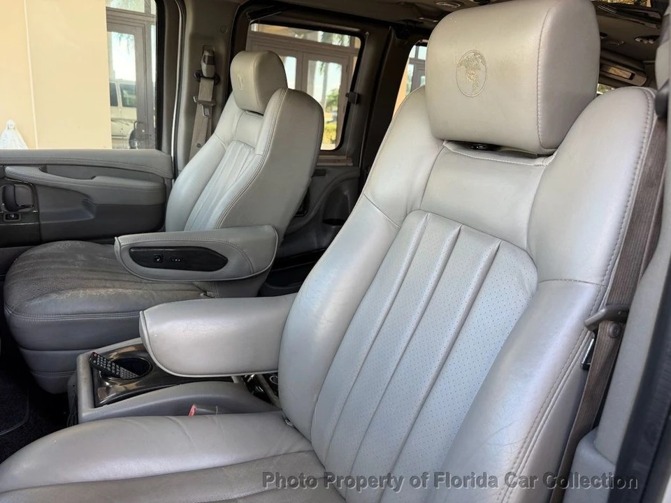 2013 GMC Savana - Image 8 of 12