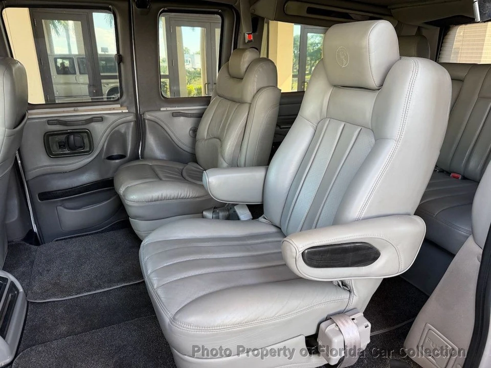 2013 GMC Savana - Image 10 of 12