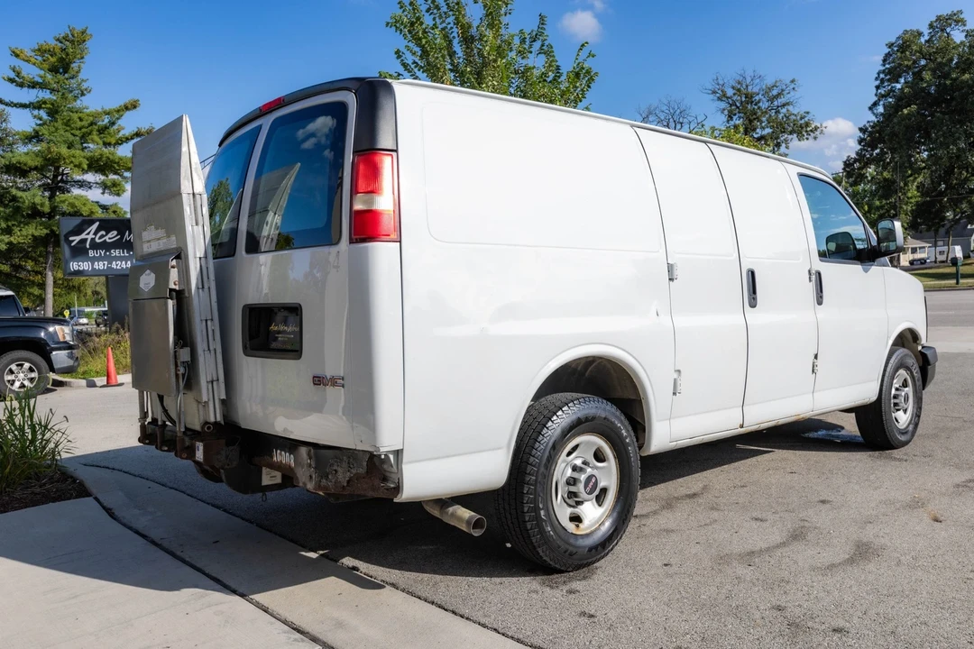 2013 GMC Savana - Image 13 of 21
