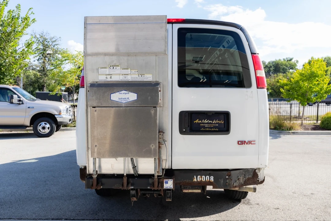 2013 GMC Savana - Image 10 of 12