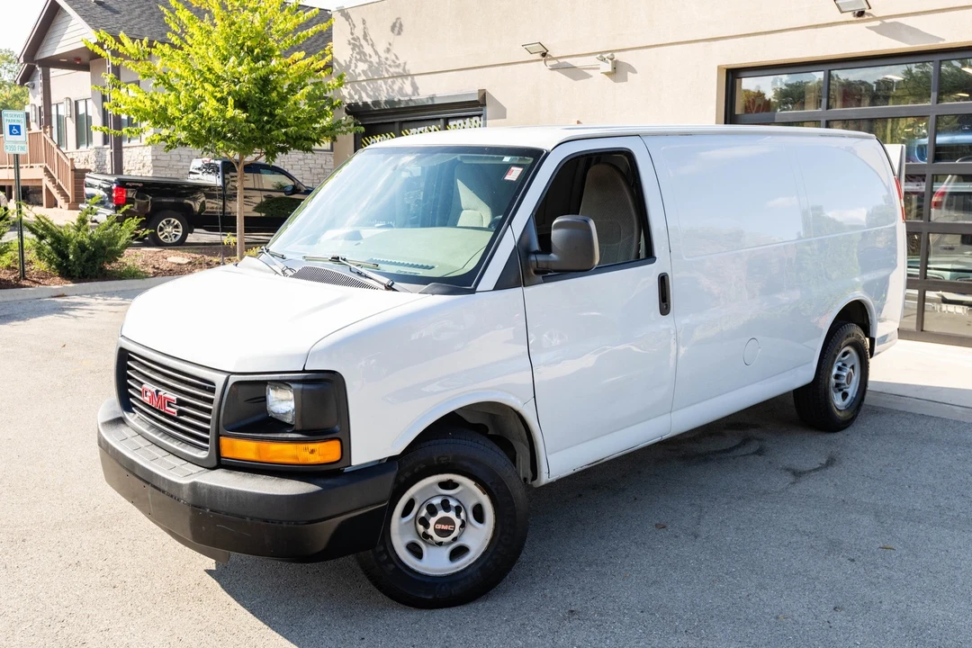 2013 GMC Savana - Image 2 of 12
