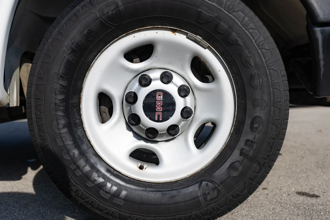 2013 GMC Savana - Image 19 of 21