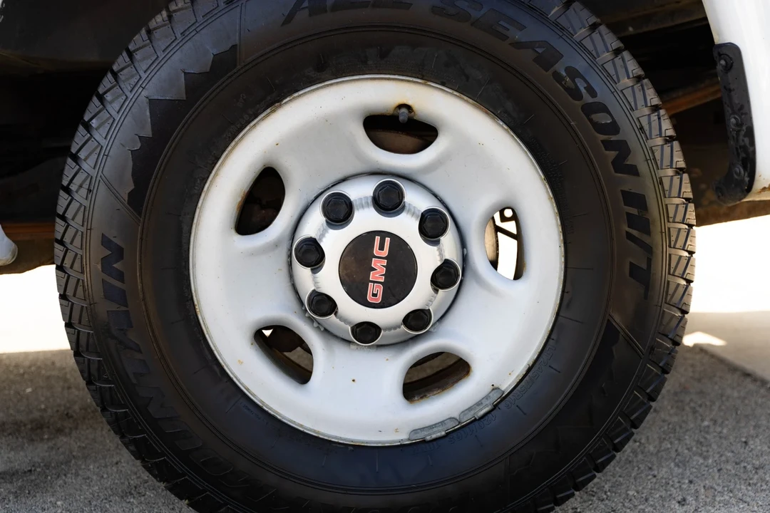 2013 GMC Savana - Image 7 of 12