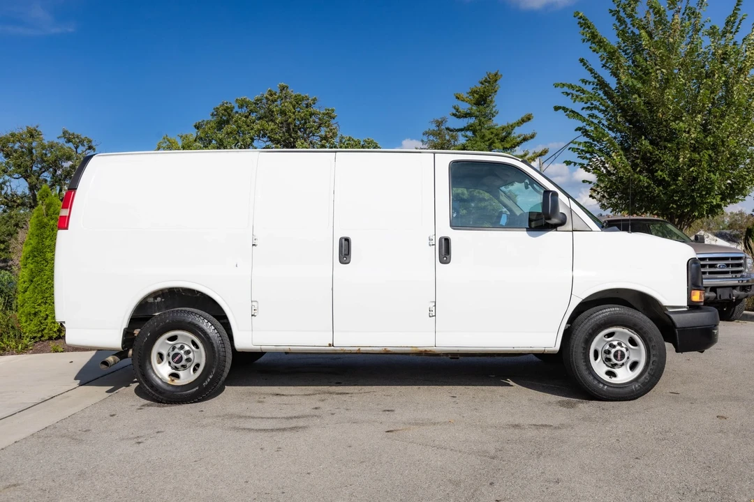 2013 GMC Savana - Image 14 of 21