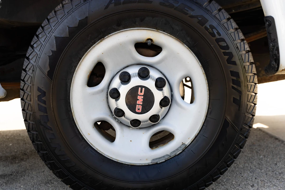 2013 GMC Savana - Image 7 of 21