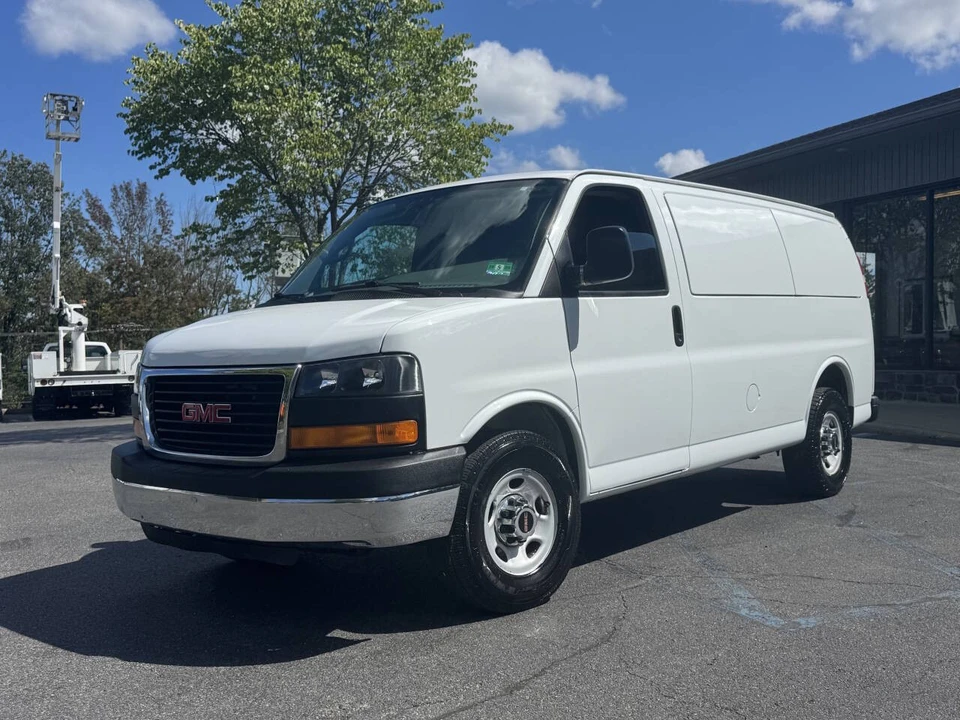 2013 GMC Savana - Image 8 of 18