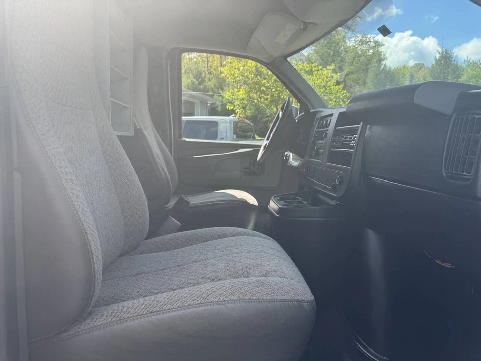 2013 GMC Savana - Image 17 of 18