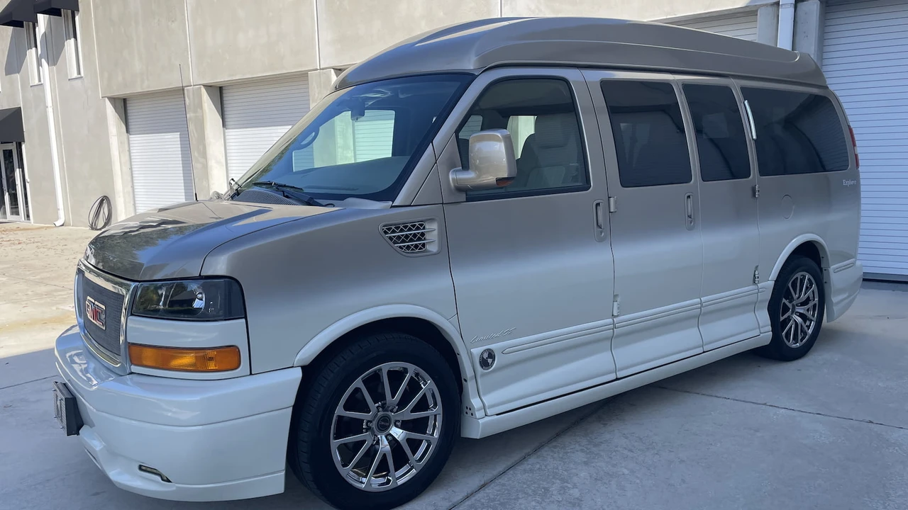 2013 GMC Savana - Image 16 of 17