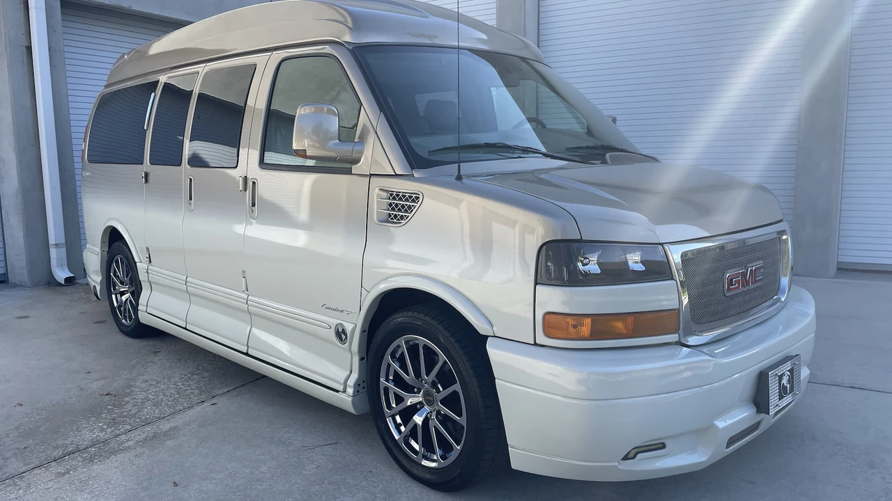 2013 GMC Savana - Image 17 of 17
