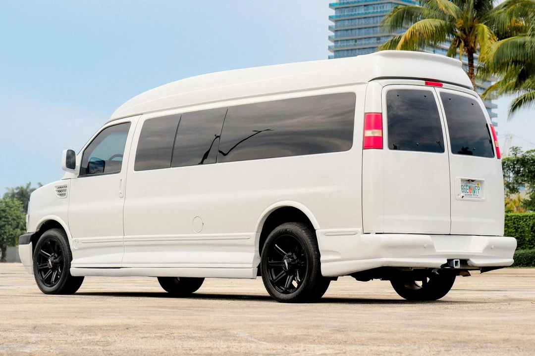 2013 GMC Savana - Image 4 of 31