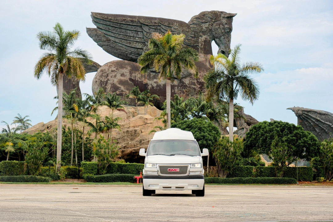 2013 GMC Savana - Image 6 of 31