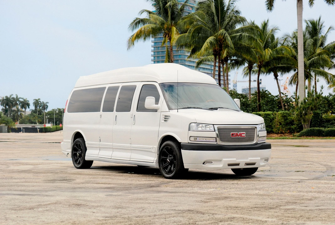 2013 GMC Savana - Image 16 of 31