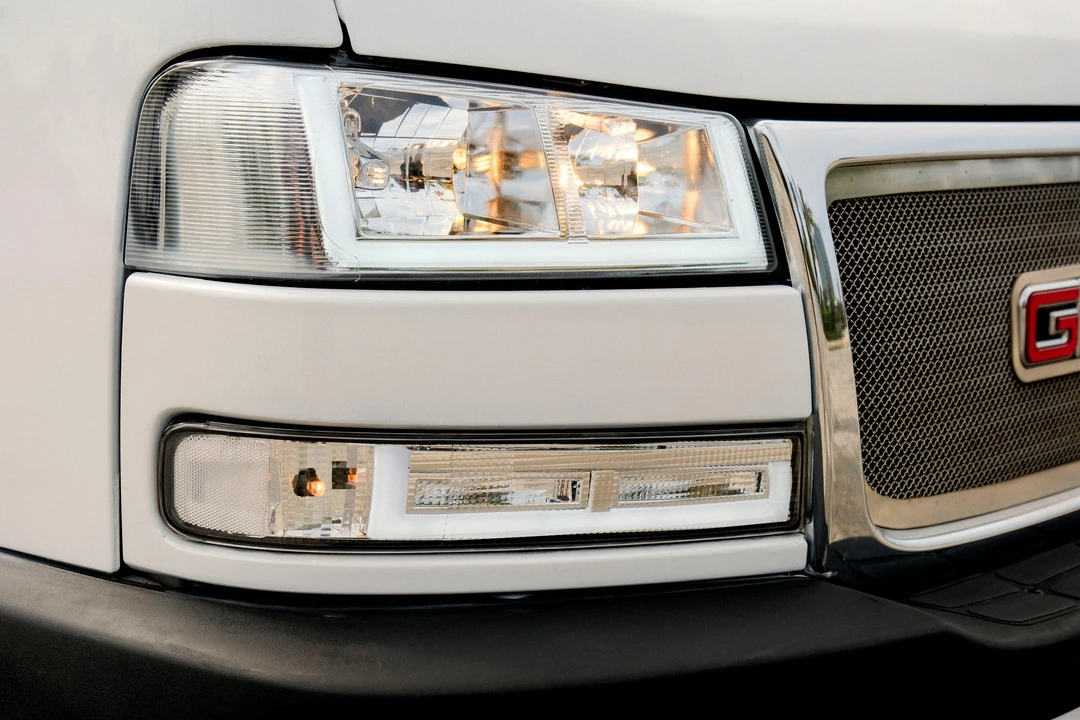 2013 GMC Savana - Image 19 of 31