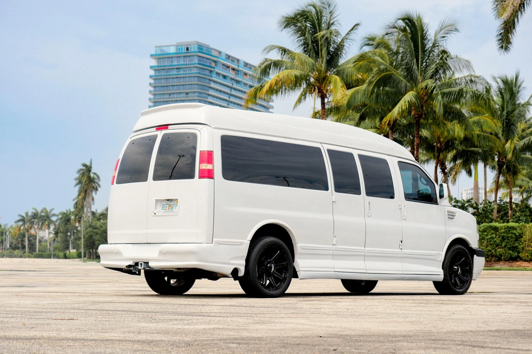 2013 GMC Savana - Image 14 of 31