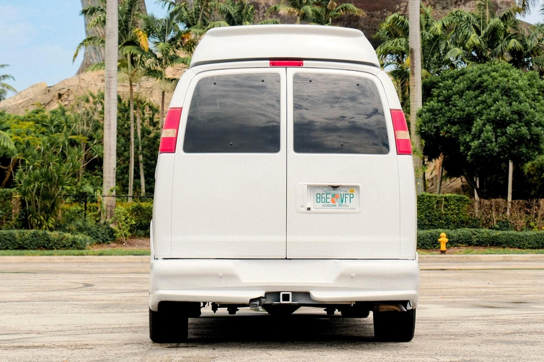 2013 GMC Savana - Image 5 of 31