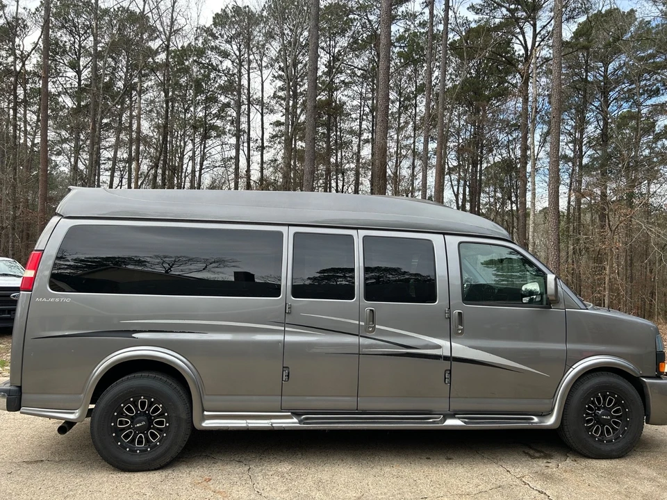 2013 GMC Savana - Image 12 of 21