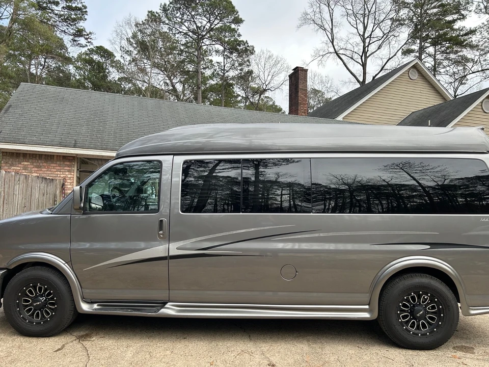 2013 GMC Savana - Image 8 of 21