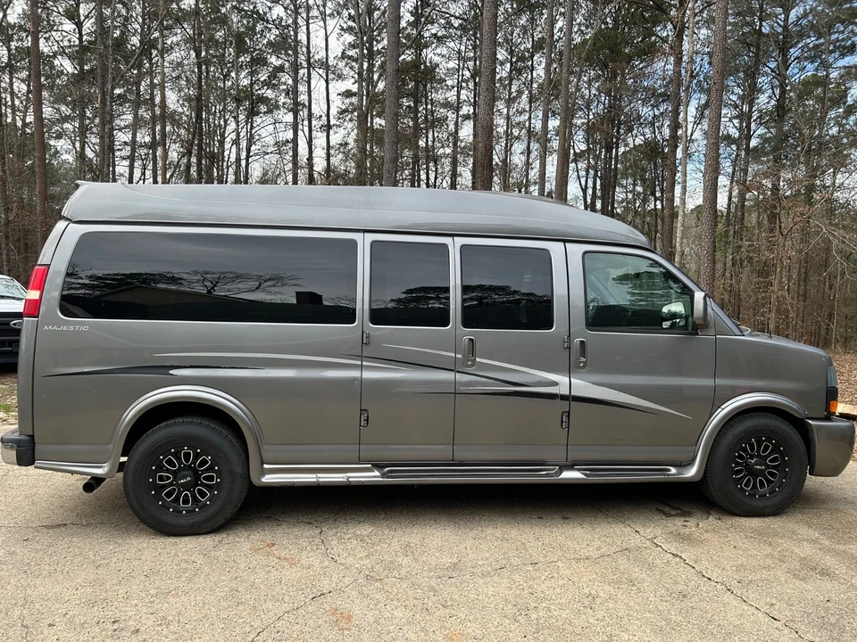 2013 GMC Savana - Image 11 of 21