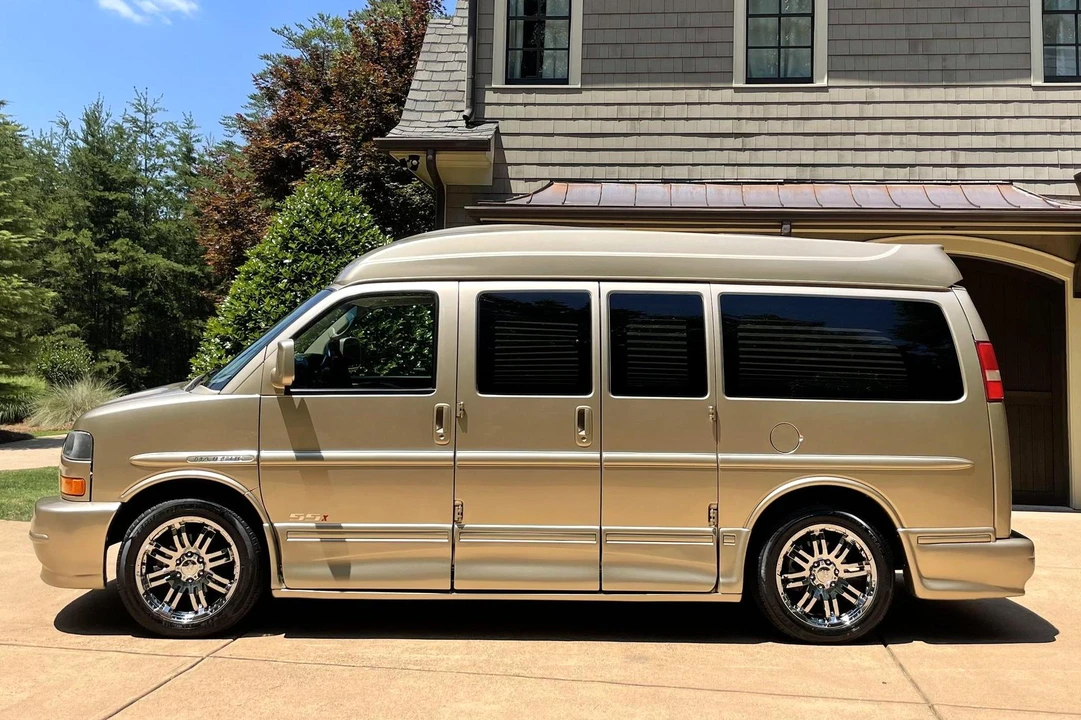 2013 GMC Savana - Image 3 of 31