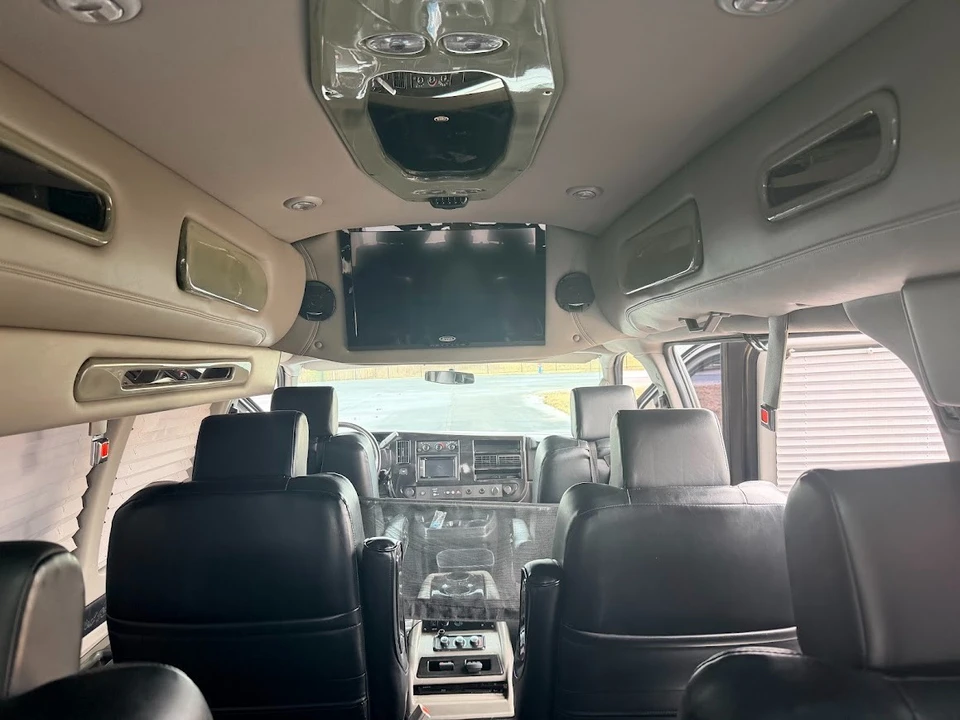 2013 GMC Savana - Image 10 of 11