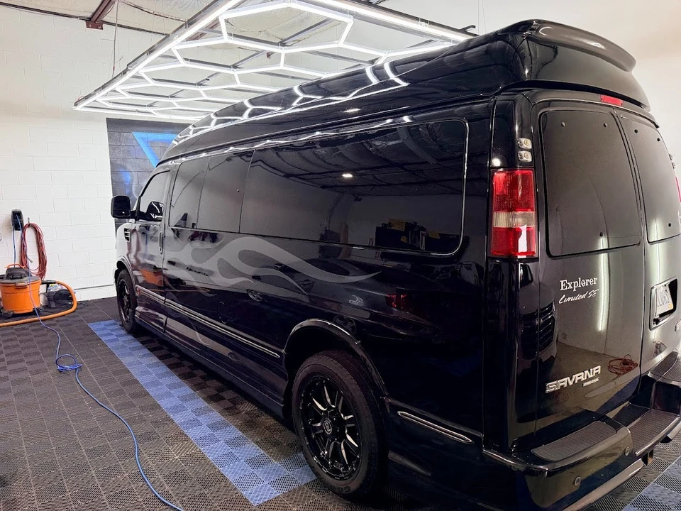 2013 GMC Savana - Image 3 of 11