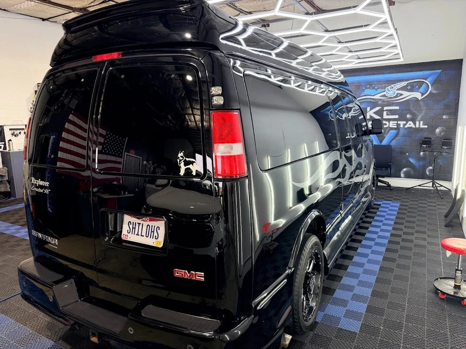 2013 GMC Savana - Image 2 of 11