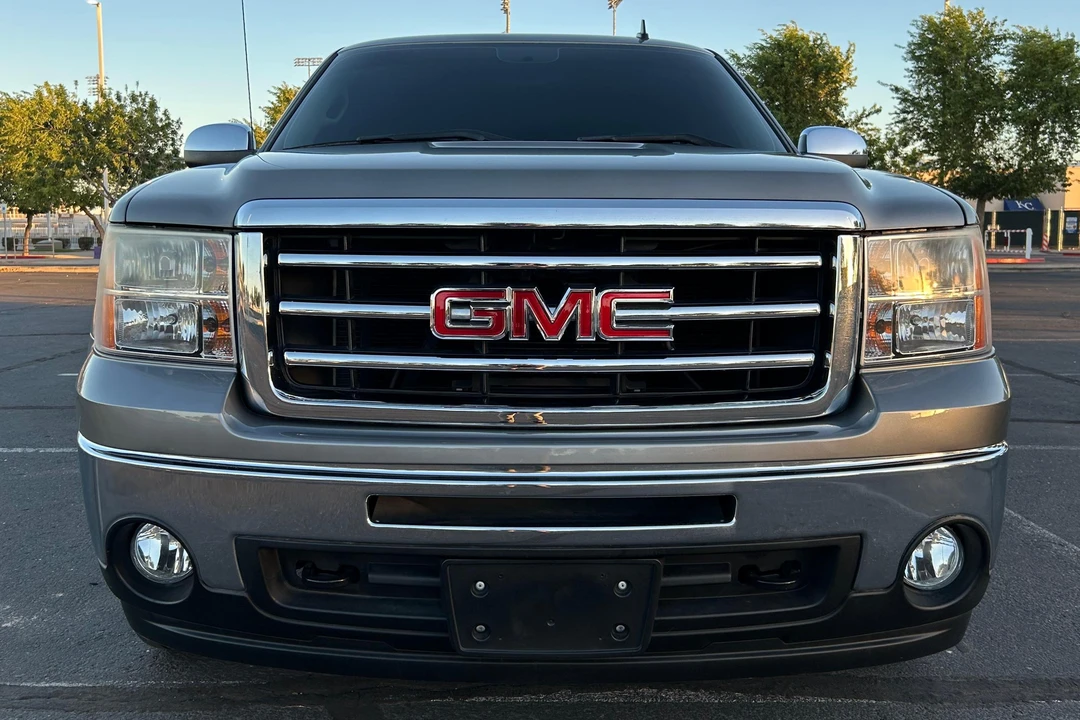 2013 GMC Sierra 3rd Gen - Image 2 of 31