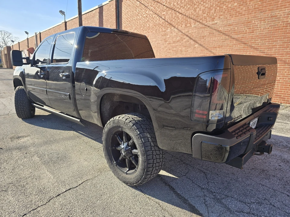 2013 GMC Sierra Heavy Duty 3rd Gen - Image 2 of 21