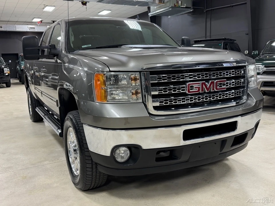 2013 GMC Sierra Heavy Duty 3rd Gen - Image 2 of 12