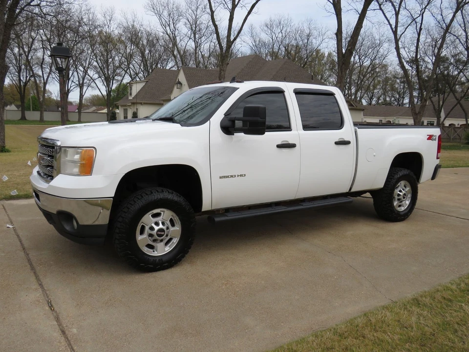 2013 GMC Sierra Heavy Duty 3rd Gen - Image 3 of 12