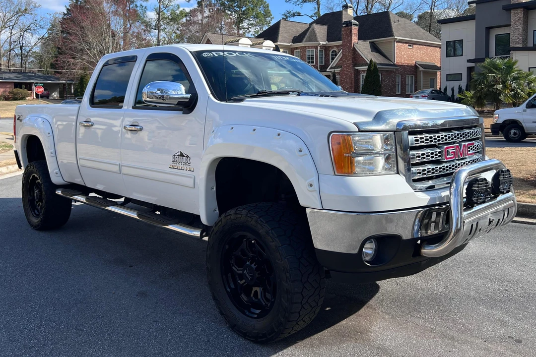 2013 GMC Sierra Heavy Duty 3rd Gen - Image 2 of 31