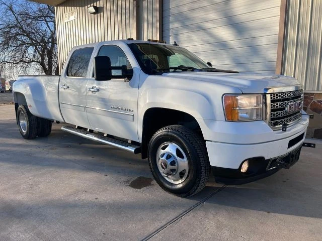 2013 GMC Sierra Heavy Duty 3rd Gen - Image 2 of 21