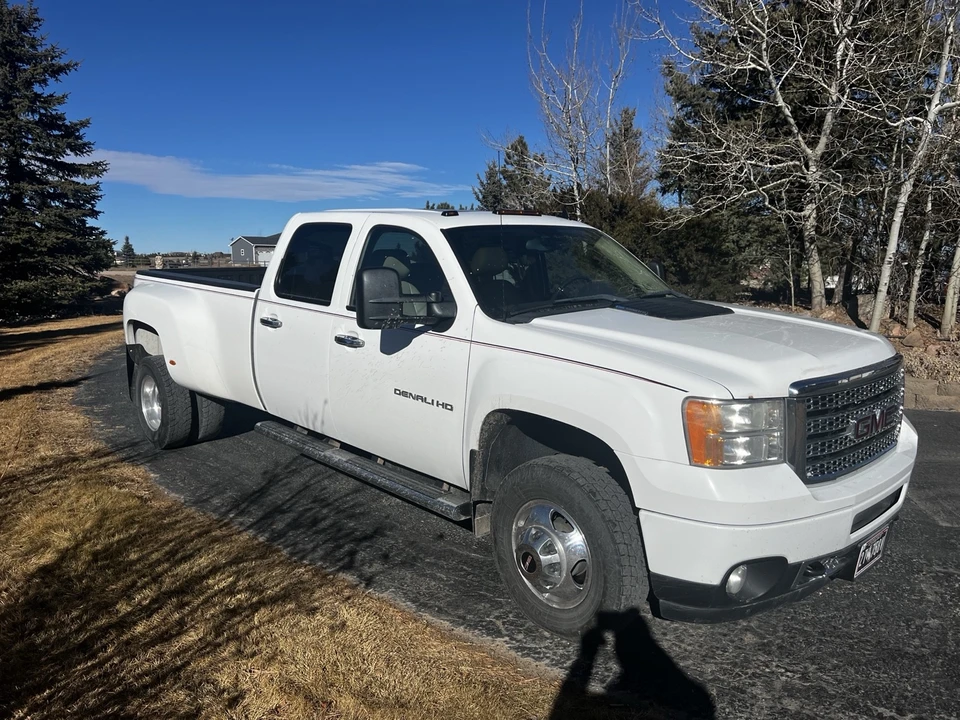 2013 GMC Sierra Heavy Duty 3rd Gen - Image 2 of 8