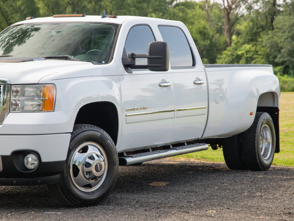 2013 GMC Sierra Heavy Duty 3rd Gen - Image 14 of 31
