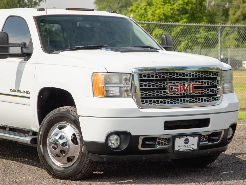 2013 GMC Sierra Heavy Duty 3rd Gen - Image 28 of 31