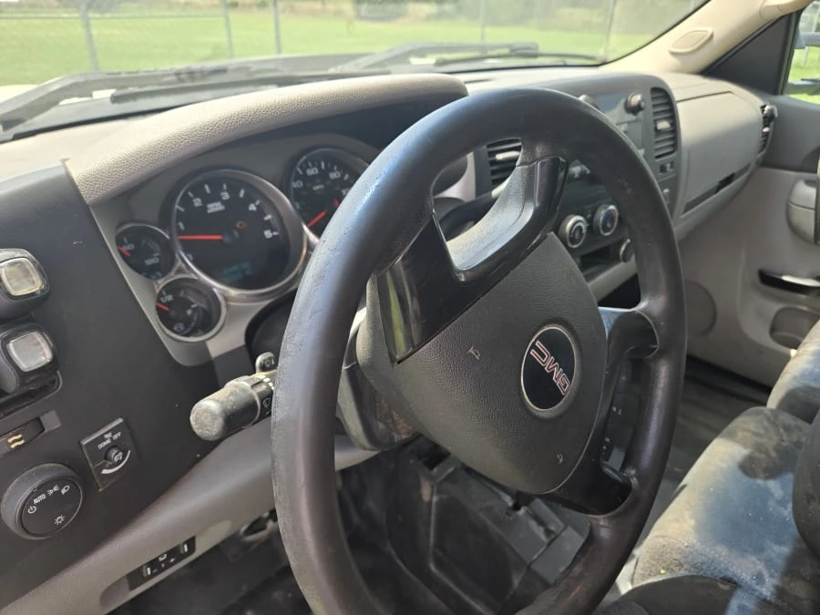 2013 GMC Sierra Heavy Duty 3rd Gen - Image 9 of 10