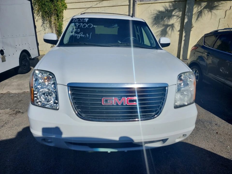 2013 GMC Yukon 3rd Gen - Image 3 of 10