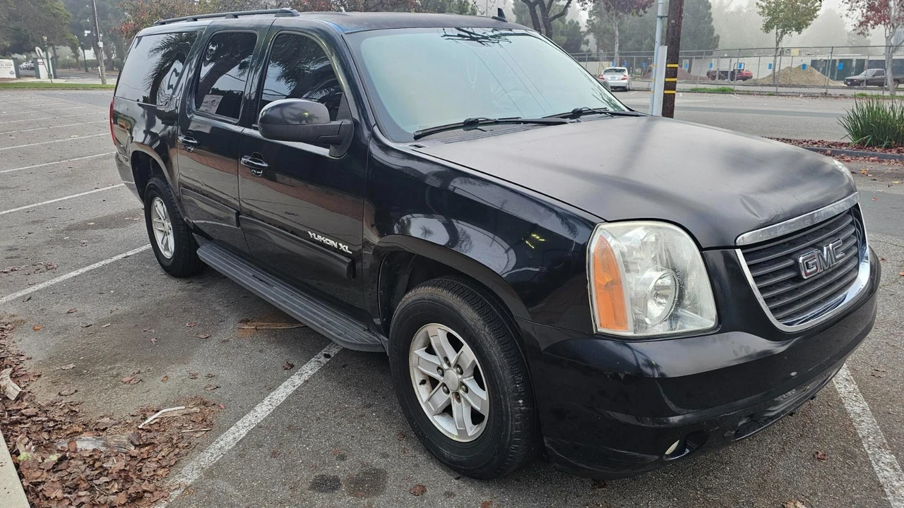 2013 GMC Yukon 3rd Gen - Image 5 of 17
