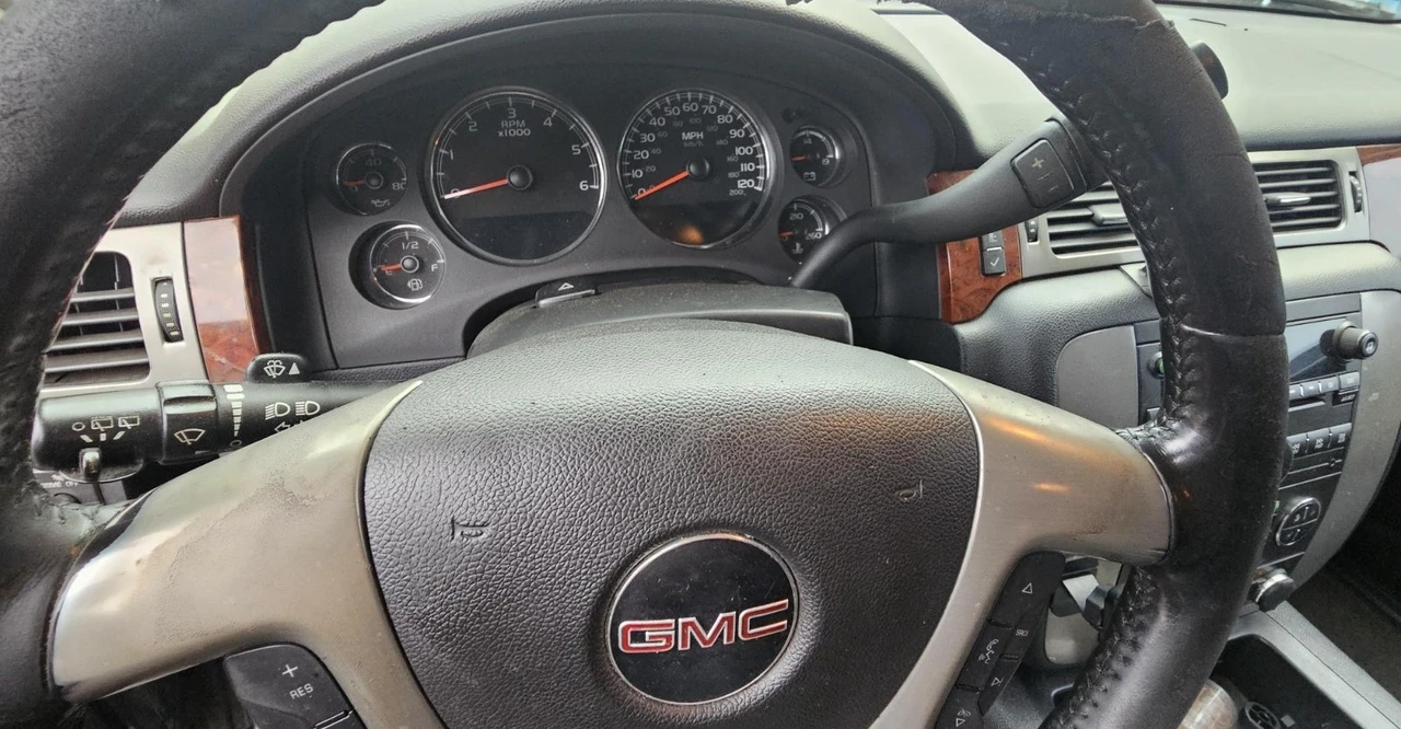 2013 GMC Yukon 3rd Gen - Image 11 of 17