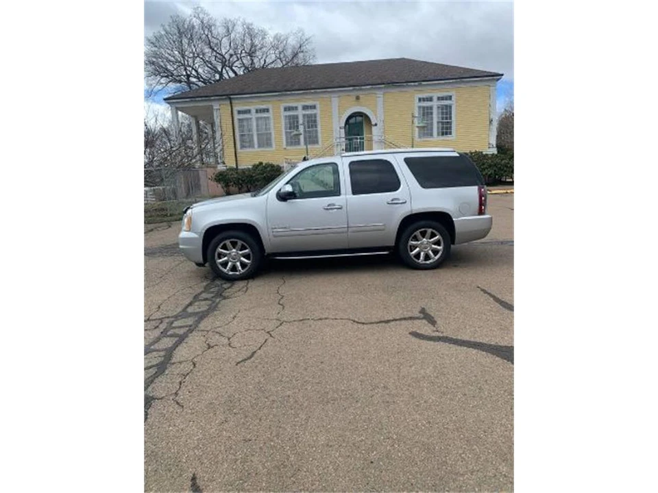 2013 GMC Yukon 3rd Gen - Image 18 of 20