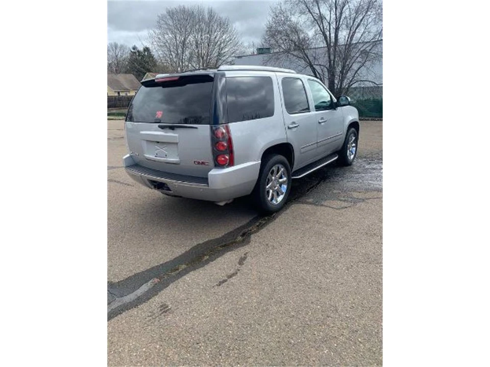 2013 GMC Yukon 3rd Gen - Image 19 of 20