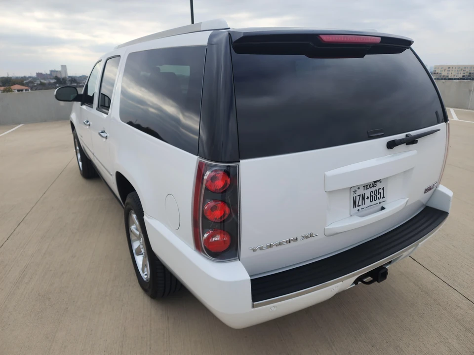 2013 GMC Yukon 3rd Gen - Image 10 of 31