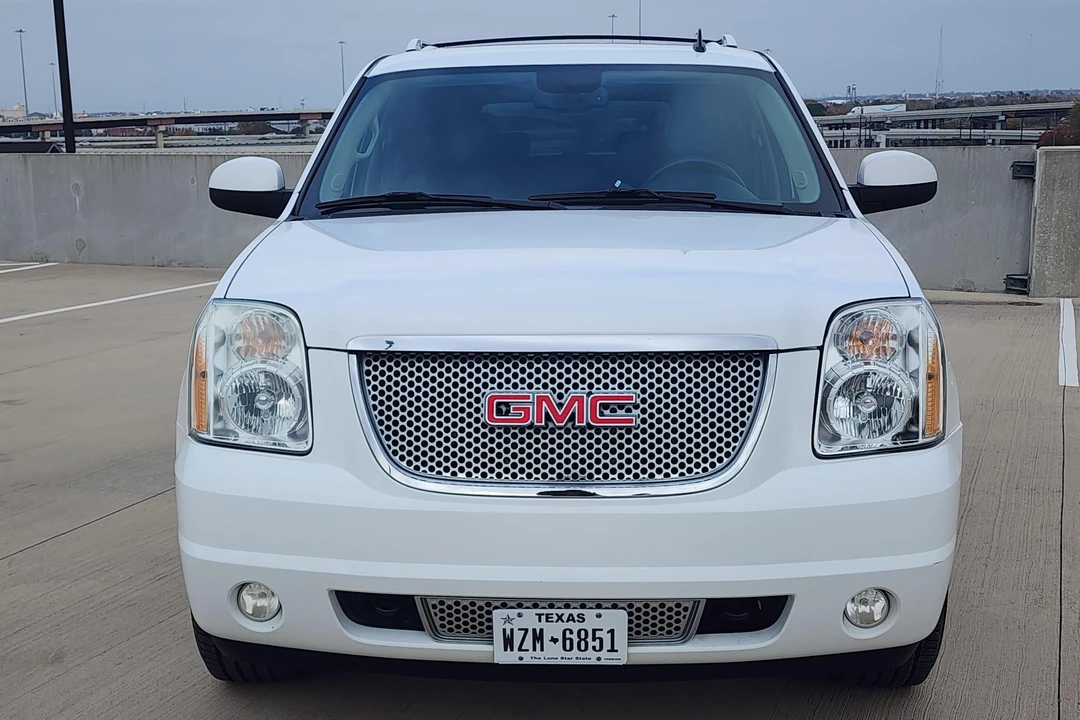 2013 GMC Yukon 3rd Gen - Image 2 of 31