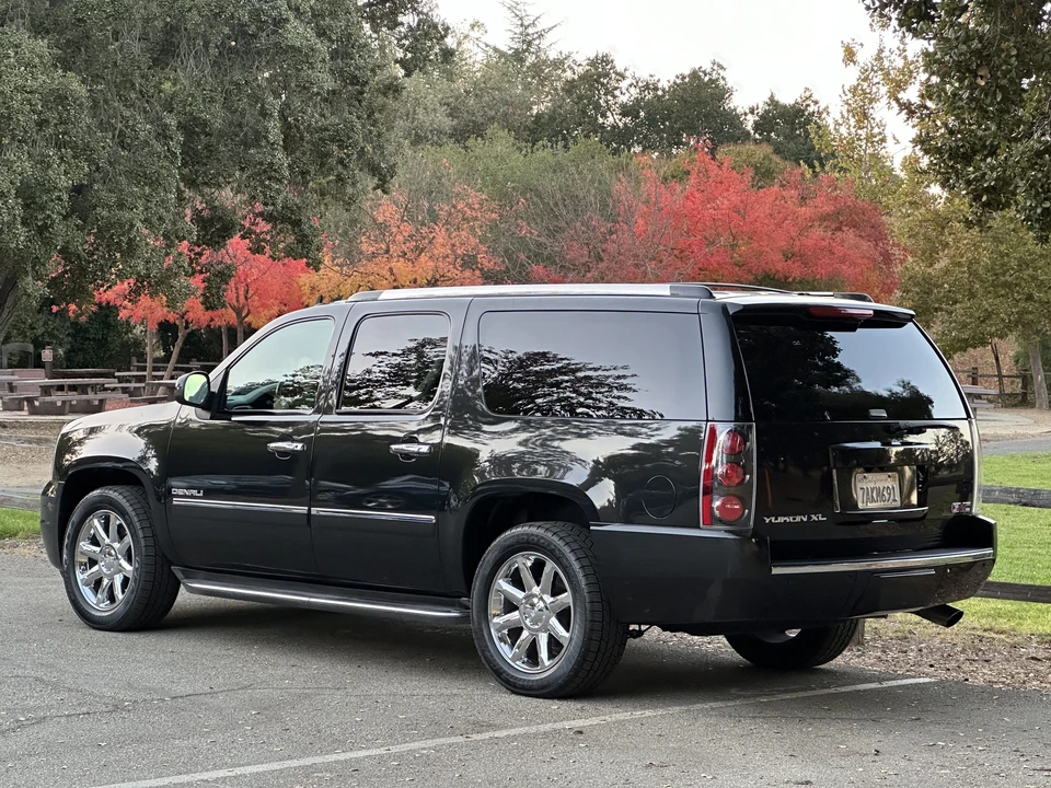 2013 GMC Yukon 3rd Gen - Image 4 of 31
