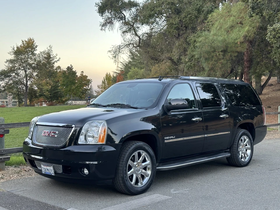 2013 GMC Yukon 3rd Gen - Image 2 of 31