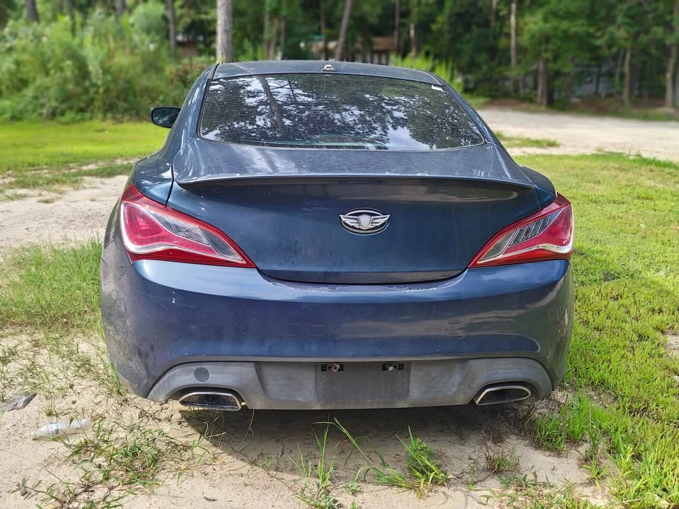 2013 Genesis - Image 3 of 5