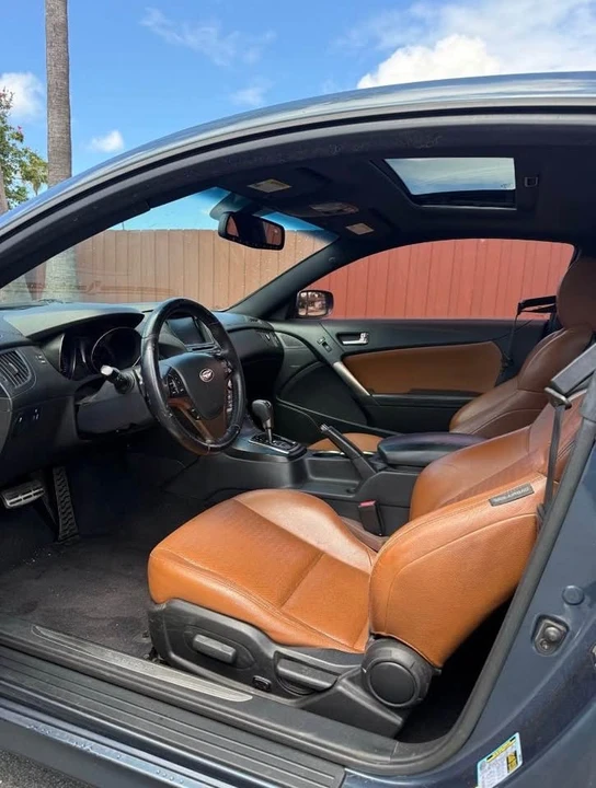 2013 Genesis - Image 6 of 7
