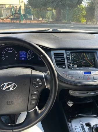 2013 Hyundai Genesis - Image 5 of 11
